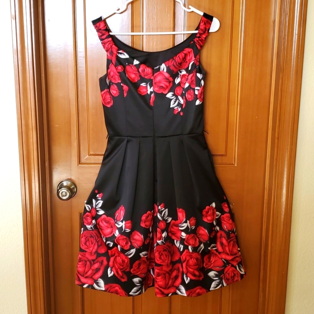 Beautiful White House Black Market Dress - Picture 2 of 8